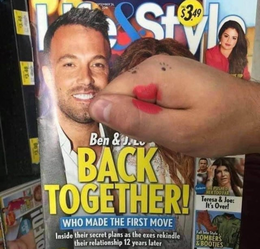 Ben and Hennifer are back together!