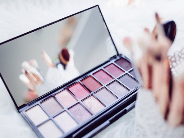 What kind of eyeshadow colors do you gravitate towards?