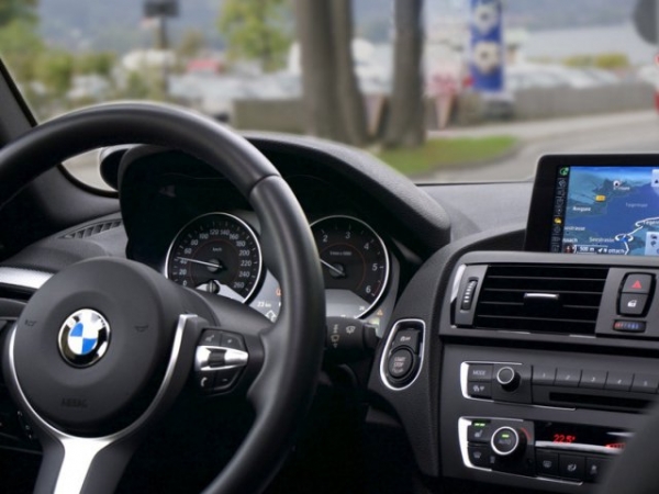 Do you prefer the steering wheel to be on the right or on the left?