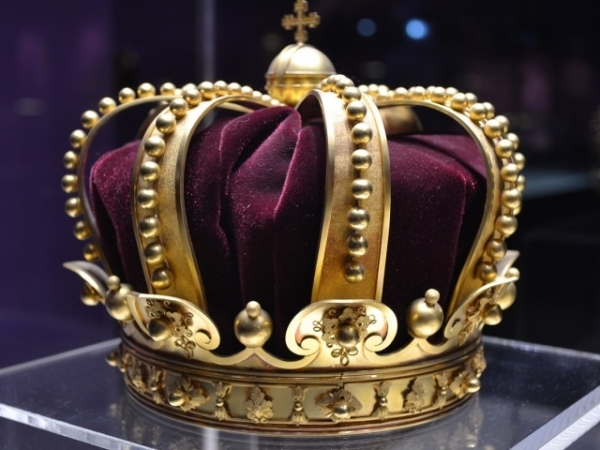 What kind of gemstones do you want on your crown?
