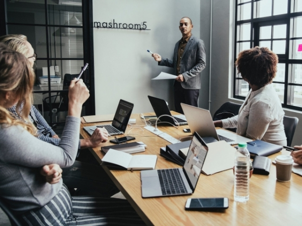 Do you prefer to work with men or women?