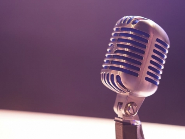 Which female comedian never fails to crack you up?