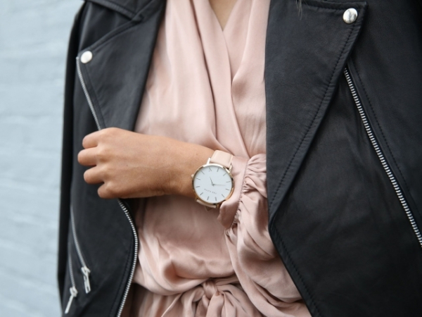 You're running late for a coffee date with a friend. What do you do?