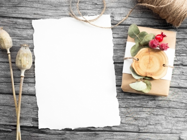 What are the invitations like?