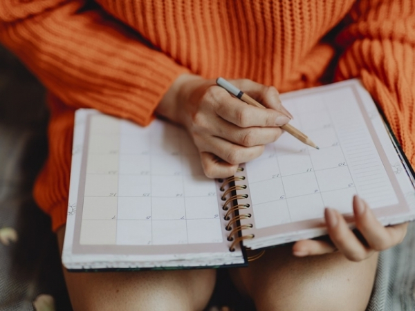 Do you tend to live life spontaneously or with a set plan?