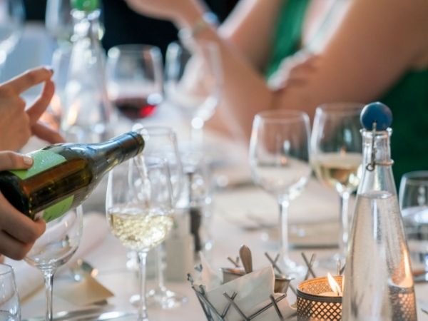 You've experienced bad restaurant service. Do you still tip your server?
