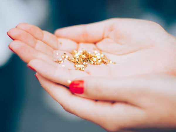 When I say GLITTER, you think...