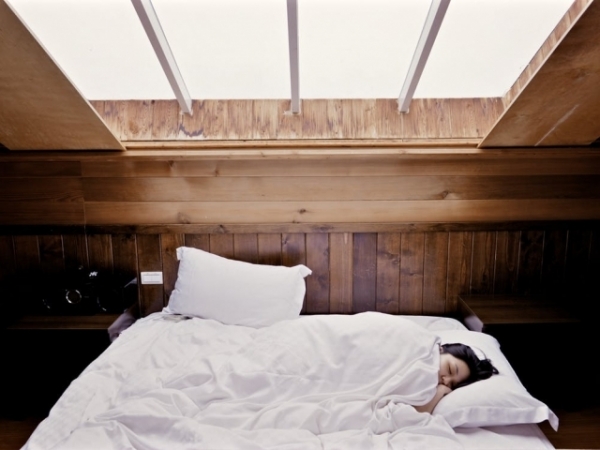 What time do you head to bed on a weeknight?