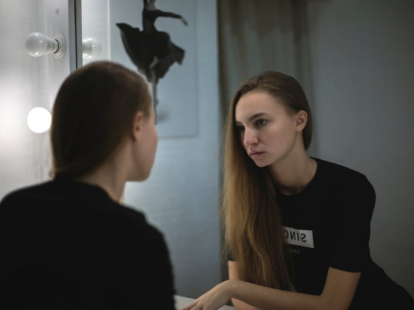 How close do you have to be to see issues in the mirror?