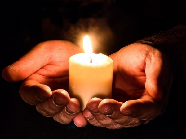 When darkness falls you prefer _______ light to brighten the night.
