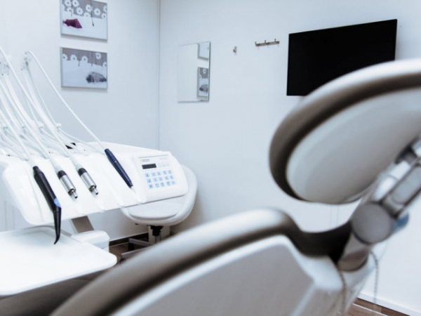 What time did the man go to the dentist?