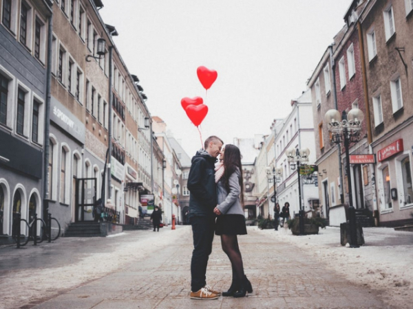 How do you feel about PDA on the internet?