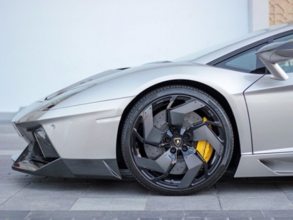 Would you rather stand out from the crowd or blend?