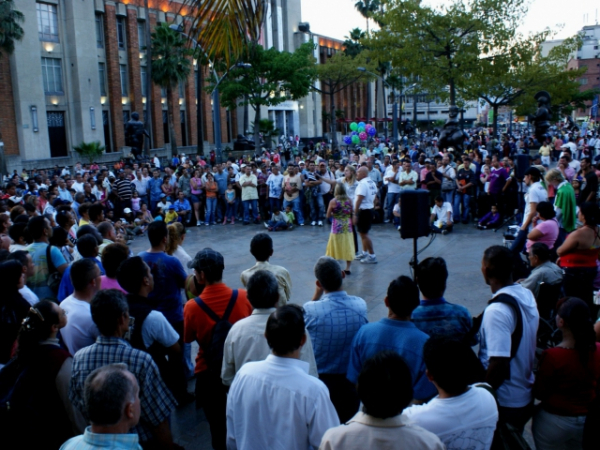 Do large crowds effect you negatively or positively?