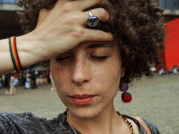 How can you tell if someone is secretly feeling upset?