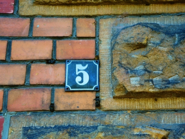 Choose a number between 1 and 5: