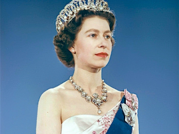 Pick a royal color to adorn yourself in: