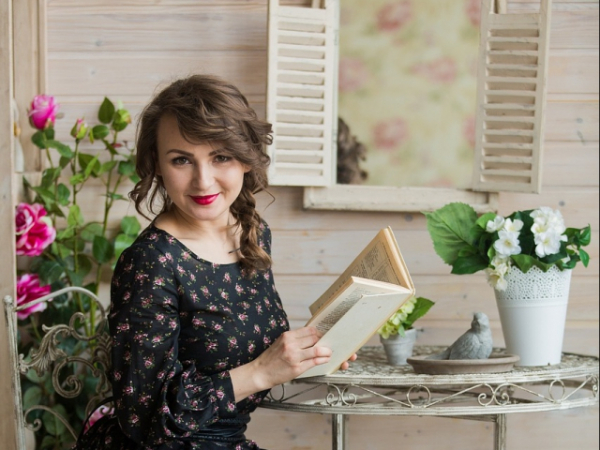 Do you like reading stories or listening to stories?