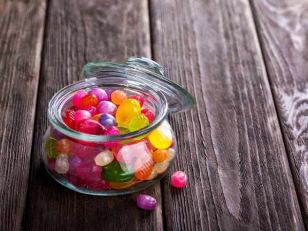 You see a toddler at your local grocery market, and he puts candy in his pocket. What do you do?
