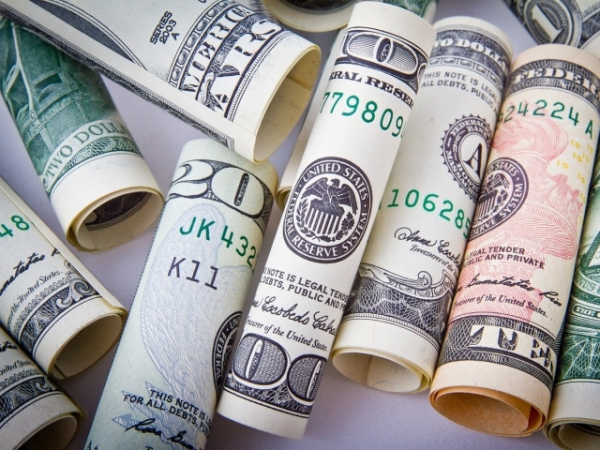 As a waiter, you won't ever get a reliable paycheck. Are you good with budgeting?