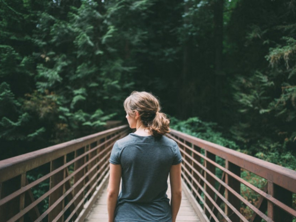 Should women be able to be stay at home Moms if they choose to be?