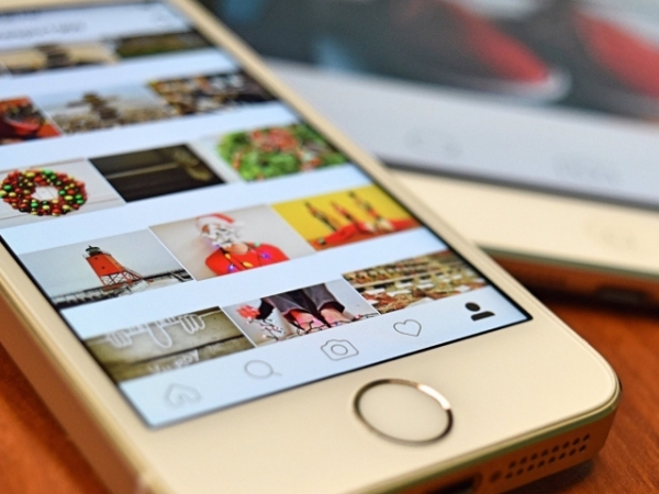 How often do you show people pictures of your pets, plants, or kids?