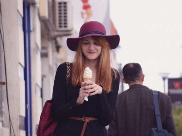 You meet a friend to get ice cream. What do you order?