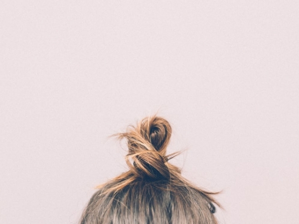 If you left a rootless hair at the scene of the crime, would police be able to identify you?